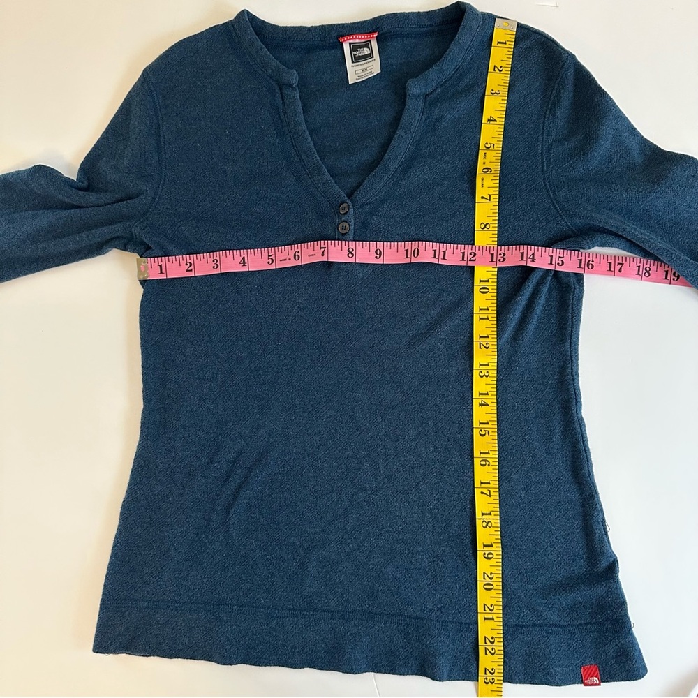 North Face Medium Blue Long Sleeve Thermal Knit Top Gorpcore‎ Cabincore Outdoor - Picture 8 of 8